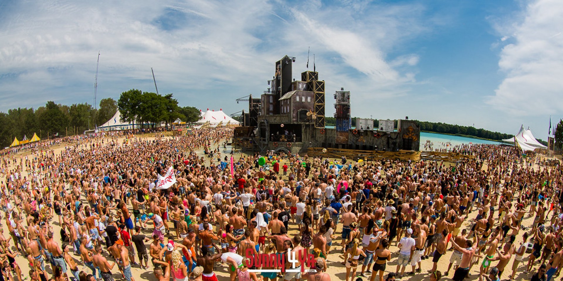 Dominator 2014 Raw Hardstyle Stage Flickr Photo on net.photos