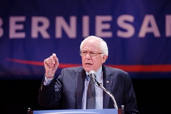 Election 2016: Bernie Sanders NYC Fundraiser Draws Campaign Supporters Who Are 'Feelin' The Bern'
