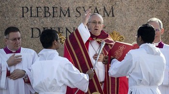 Pope Francis Tells Young People to Raise Their Voices in Palm Sunday Address