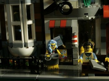 LEGO Modular Hair Salon and Coffee Shop
