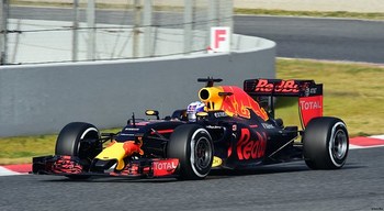 RED BULL RB12 / Daniel Ricciardo / TEAM RED BULL RACING