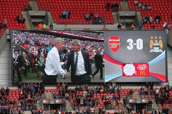 Community Shield 37 - Managers shake hands