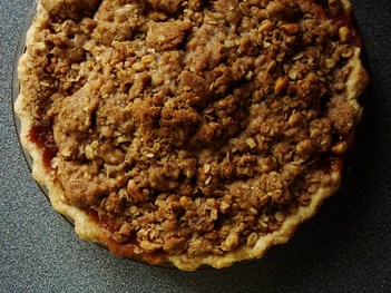 Spiced Apple Cranberry Crumb Pie: Crumb Topping