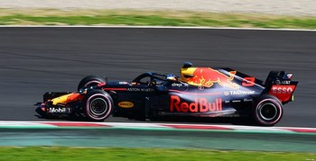 Red Bull RB14 / Daniel Ricciardo / Aston Martin Red Bull Racing