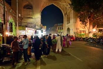India - Telangana - Hyderabad - Streetlife At Night - 12