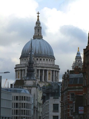 St Martin Ludgate photobombed by St Paul's