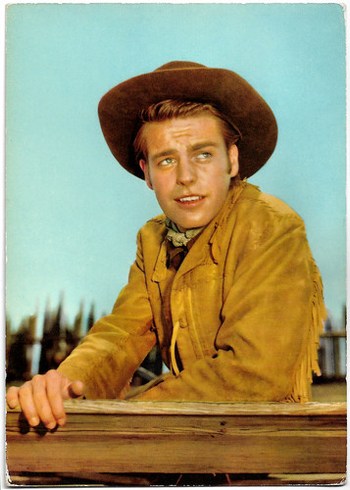 Robert Wagner in White Feather (1955)