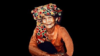 Indonesia - Borneo - Dayak Woman - 5d
