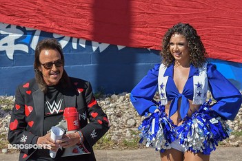 WWE® SUPERSTARS JOIN DALLAS COWBOYS MICAH PARSONS, DALLAS COWBOYS HALL OF FAMER DREW PEARSON AND LOCAL OFFICALS TO UNVEIL SPECIAL WRESTLEMANIA MURAL TO CELEBRATE 30 DAYS UNTIL WRESTLEMANIA