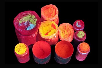 India - West Bengal - Kolkata - Streetlife - Colour Powder For Holi - 97g