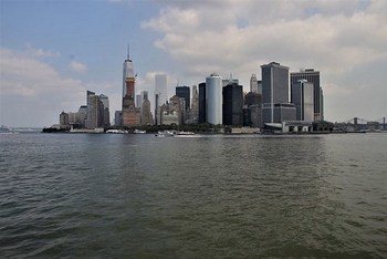 Manhattan Skyline, New York, New York, USA.