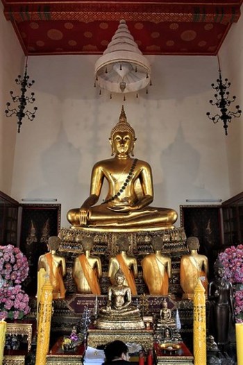 Wat Pho - Temple Of The Reclining Buddha, Phra Nakhon District, Bangkok, Thailand.