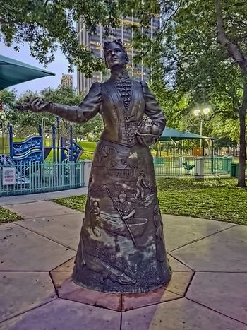 Statue of Julia Sturtevant Tuttle, Founding Mother of Miami / 1849-1898 / 301 N. Biscayne Boulevard, Bayfront Park, Miami, Florida, USA / Construction Material: Bronze / Height: 10 ft.