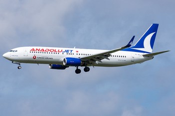 AnadoluJet 737-8F2 TC-JFL