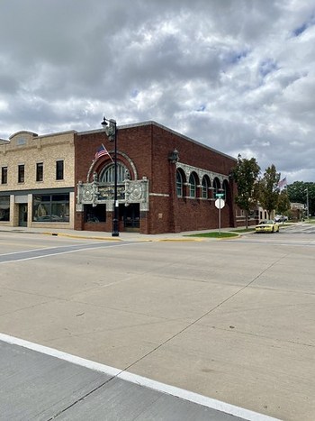 Farmers and Merchants Union Bank, James Street and Dickason Boulevard, Columbus, WI