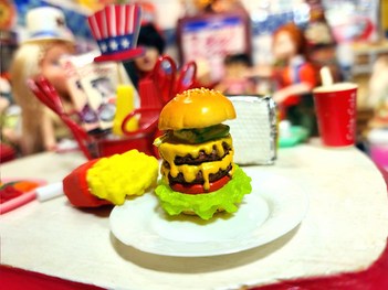 Cheeseburger Shrine - Bijou Planks 261/365