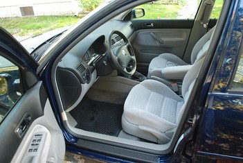 Interior: Driver's side