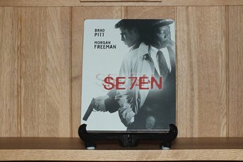 Front of Japanese Seven bluray steelbook