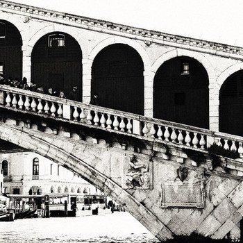Contrasting Ponte Rialto