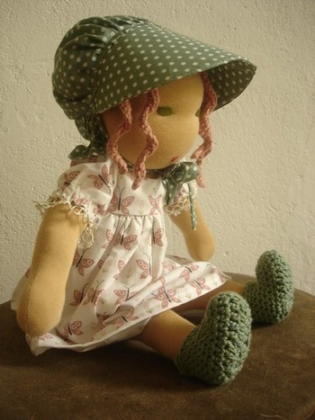 Lovis mit Haube in mintgruen Lovis with her adorable Bonnet
