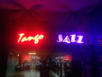 Tango Jazz Selfie