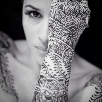 The only real voyage of discovery consists not in seeking new landscapes, but in having NEW eyes!! #discover #eyeswidopen #henna #eye #hennahands #blackandwhite #exotic #lookdeep #within #perspective #tattoo #bodyart #bodypaint #heatherslivingart #goddess