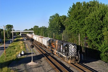 W&LE 200 w/ Z-431 West on CSX at CP 47 New London OH