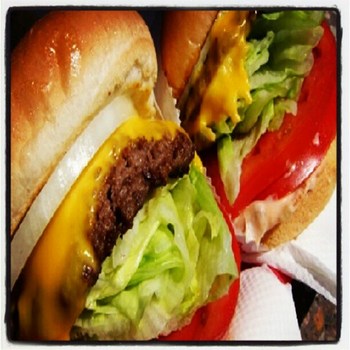 Happy National Cheeseburger Day!!