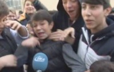 Röportaj İçin Birbirini Tokatlayan Öğrenciler